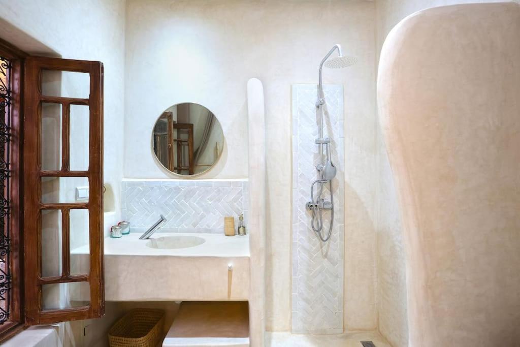 Riad El Khir En Centre Ville Rooftop Et Bassin Marrakesh Exterior photo